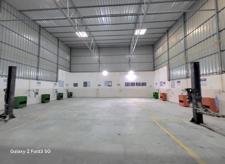 Workshop – Step 7: Lighting, lifts & service bays